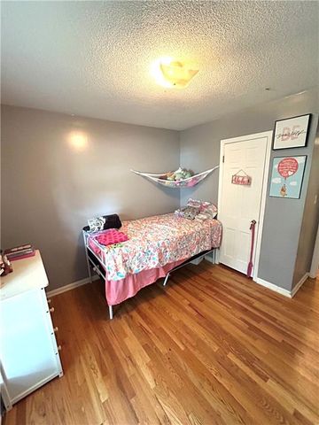 11007 Spring Valley Road, Kansas City, MO 64134