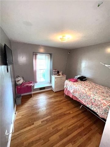 11007 Spring Valley Road, Kansas City, MO 64134