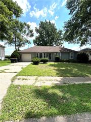 11007 Spring Valley Road, Kansas City, MO 64134