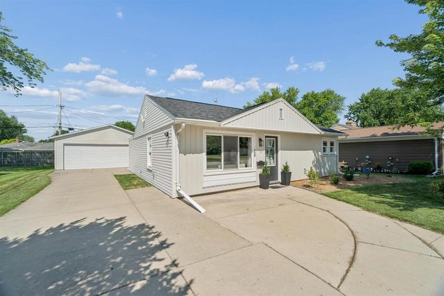 857 HUNT AVENUE, Neenah, WI 54956