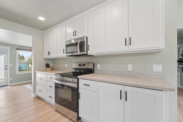 857 HUNT AVENUE, Neenah, WI 54956
