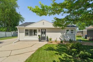 857 HUNT AVENUE, Neenah, WI 54956