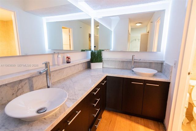 2501 Brickell Ave 507, Miami, FL 33129