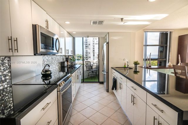 2501 Brickell Ave 507, Miami, FL 33129