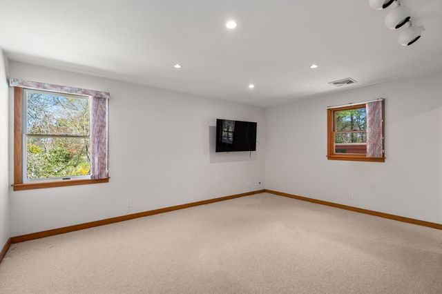 109 Jerrold St, Holliston, MA 01746