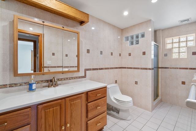 109 Jerrold St, Holliston, MA 01746