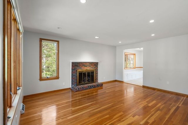 109 Jerrold St, Holliston, MA 01746