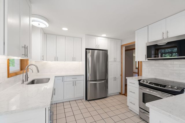 109 Jerrold St, Holliston, MA 01746