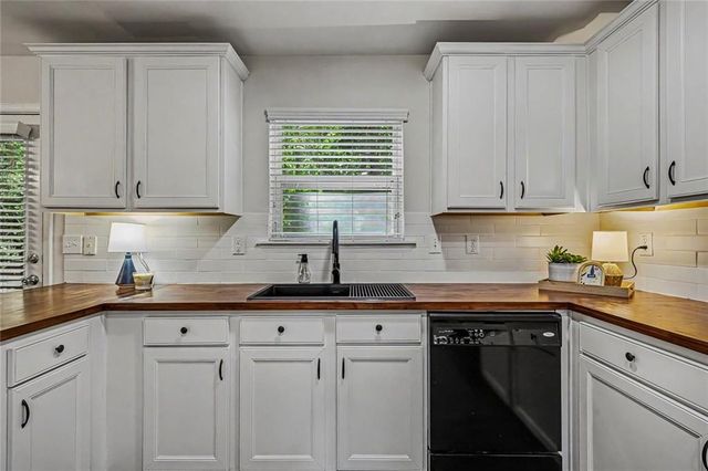 150 Hidden Lake Circle, Canton, GA 30114