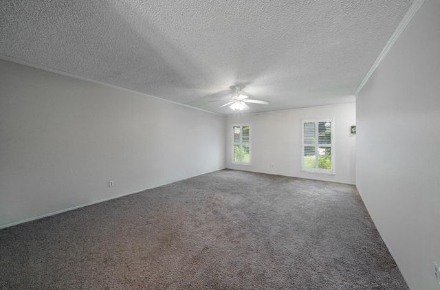 4849 N 7th St Apt E, Fresno, CA 93726