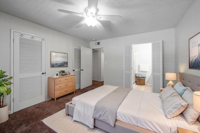 4849 N 7th St Apt E, Fresno, CA 93726