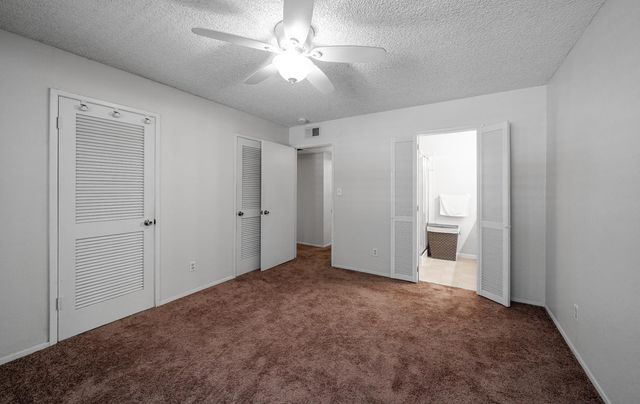 4849 N 7th St Apt E, Fresno, CA 93726