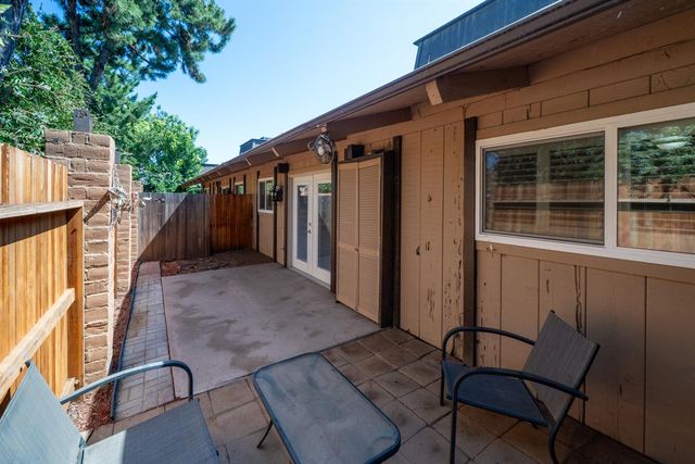 4849 N 7th St Apt E, Fresno, CA 93726