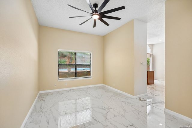 16922 VISTA BRIAR DR, San Antonio, TX 78247