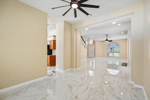 16922 VISTA BRIAR DR, San Antonio, TX 78247