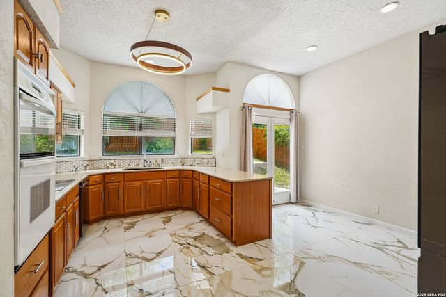 16922 VISTA BRIAR DR, San Antonio, TX 78247