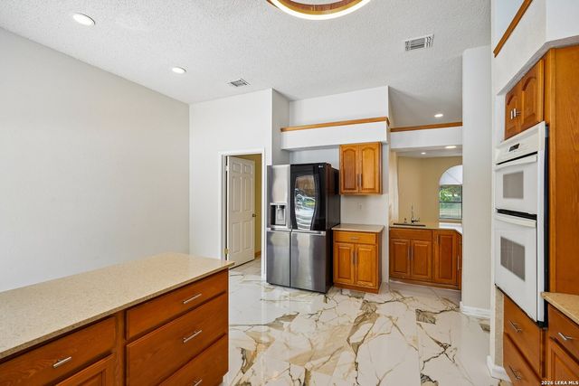 16922 VISTA BRIAR DR, San Antonio, TX 78247