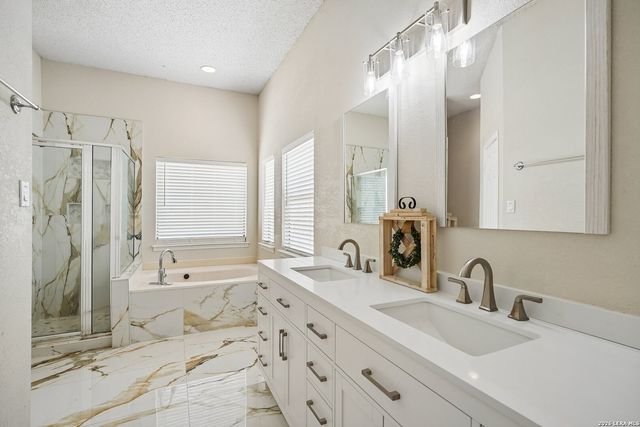 16922 VISTA BRIAR DR, San Antonio, TX 78247