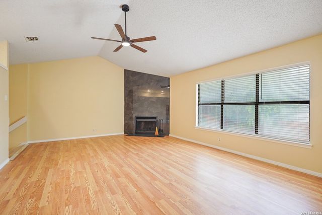 16922 VISTA BRIAR DR, San Antonio, TX 78247