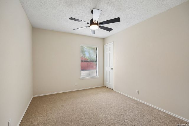 16922 VISTA BRIAR DR, San Antonio, TX 78247