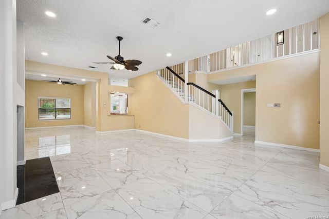 16922 VISTA BRIAR DR, San Antonio, TX 78247