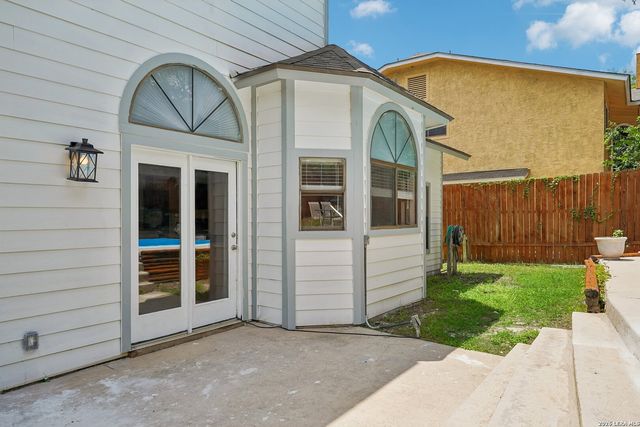16922 VISTA BRIAR DR, San Antonio, TX 78247