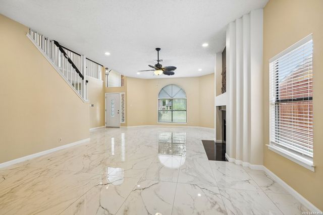 16922 VISTA BRIAR DR, San Antonio, TX 78247