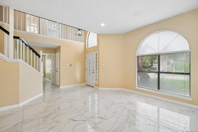 16922 VISTA BRIAR DR, San Antonio, TX 78247