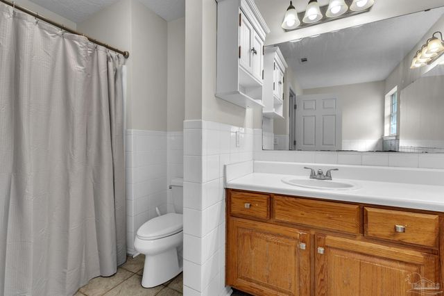 1723 Marseille Dr, Gulf Breeze, FL 32563