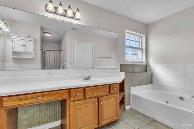 1723 Marseille Dr, Gulf Breeze, FL 32563