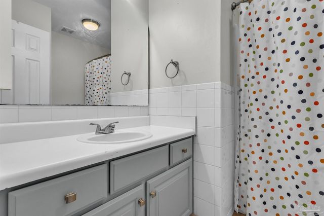 1723 Marseille Dr, Gulf Breeze, FL 32563