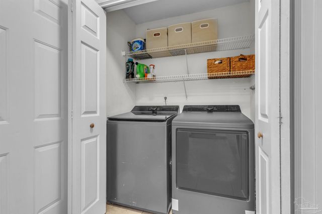 1723 Marseille Dr, Gulf Breeze, FL 32563