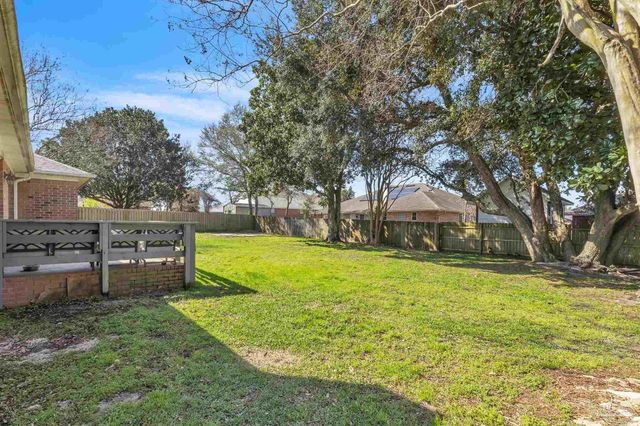 1723 Marseille Dr, Gulf Breeze, FL 32563