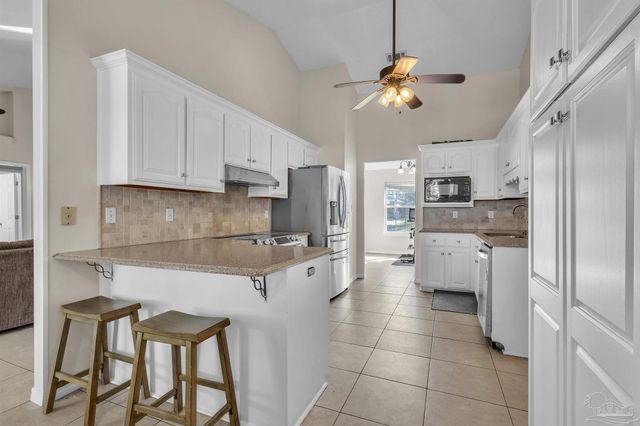 1723 Marseille Dr, Gulf Breeze, FL 32563