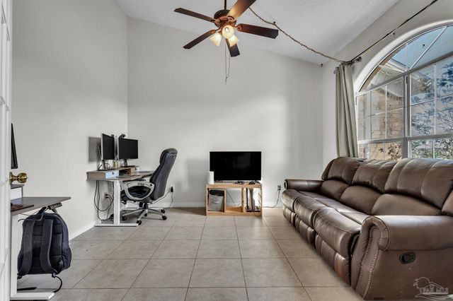 1723 Marseille Dr, Gulf Breeze, FL 32563