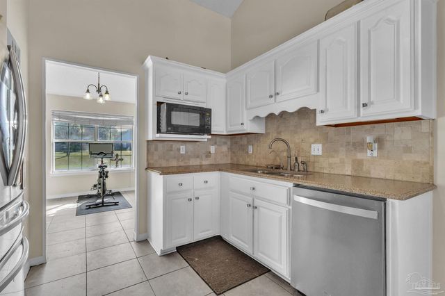 1723 Marseille Dr, Gulf Breeze, FL 32563