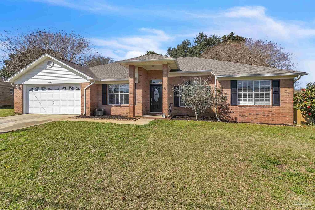 1723 Marseille Dr, Gulf Breeze, FL 32563