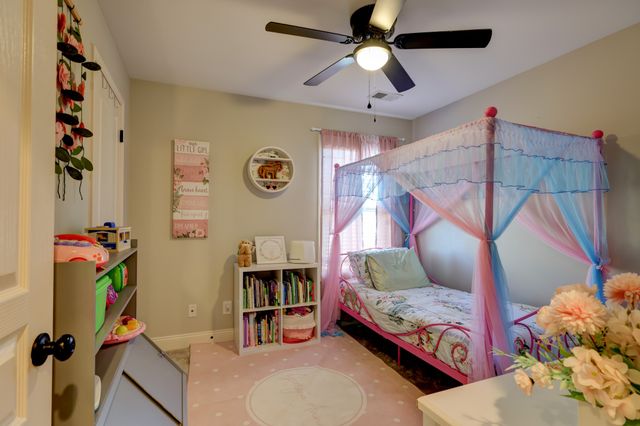 1004 Sunrise Dr, Clarksville, TN 37042