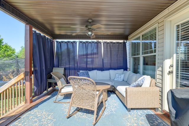1004 Sunrise Dr, Clarksville, TN 37042