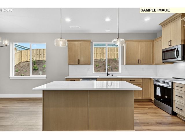 2002 E BADGER Way 1, La Center, WA 98629
