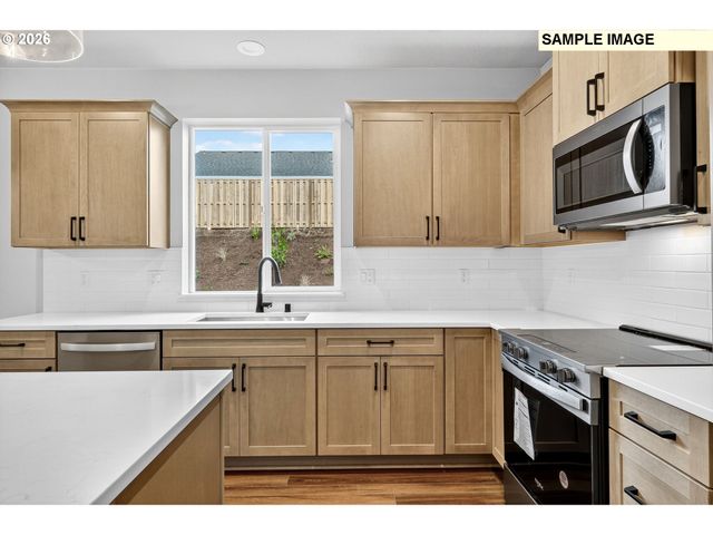 2002 E BADGER Way 1, La Center, WA 98629