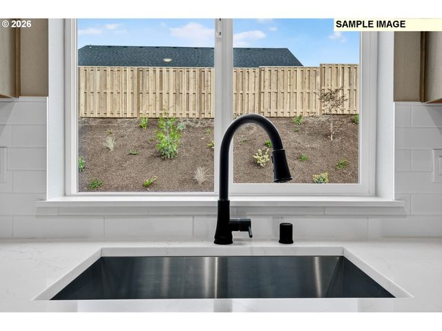 2002 E BADGER Way 1, La Center, WA 98629
