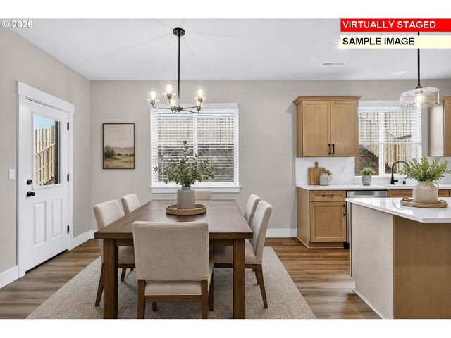 2002 E BADGER Way 1, La Center, WA 98629