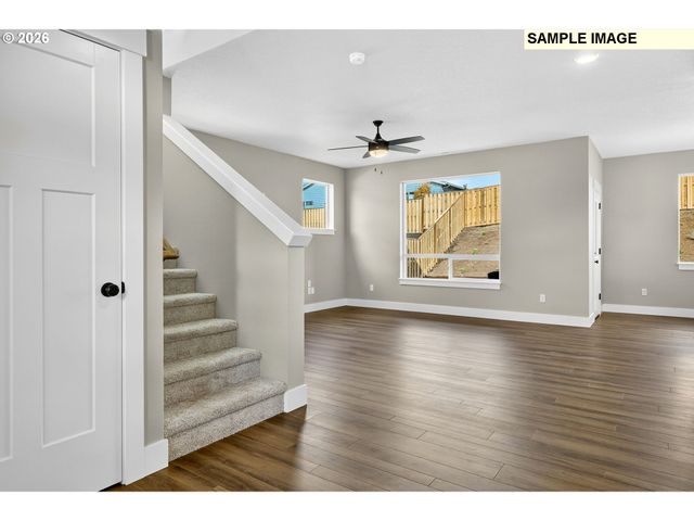 2002 E BADGER Way 1, La Center, WA 98629