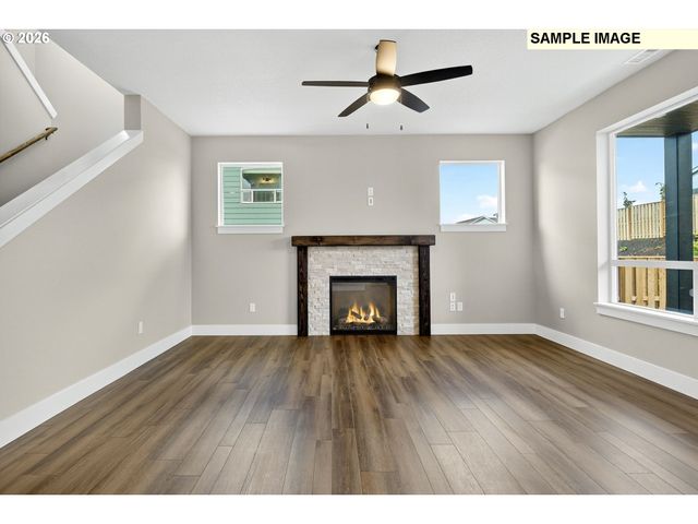 2002 E BADGER Way 1, La Center, WA 98629