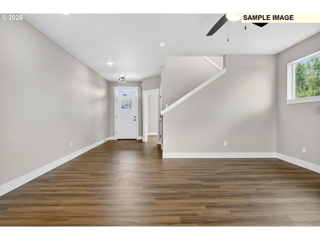 2002 E BADGER Way 1, La Center, WA 98629