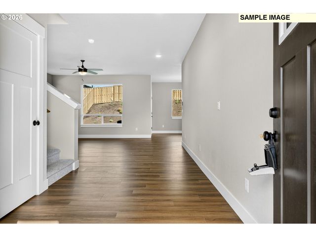 2002 E BADGER Way 1, La Center, WA 98629