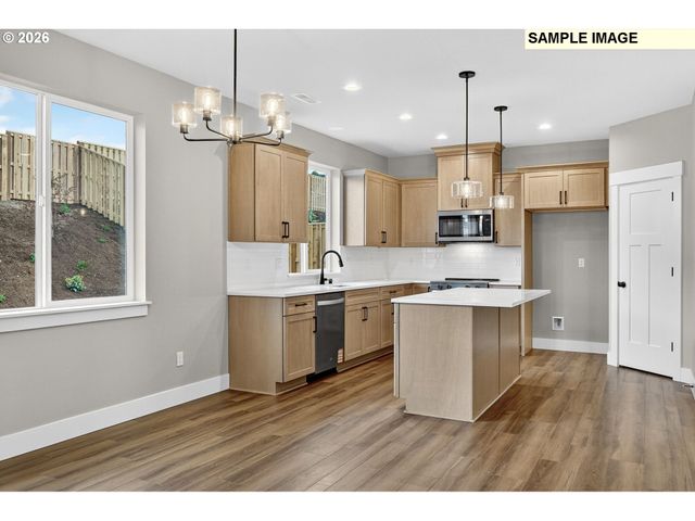 2002 E BADGER Way 1, La Center, WA 98629