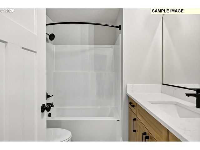 2002 E BADGER Way 1, La Center, WA 98629