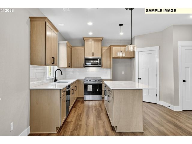 2002 E BADGER Way 1, La Center, WA 98629